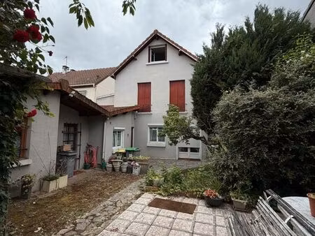 maison familiale de 133 m² avec garage sur terrain de 478 m²