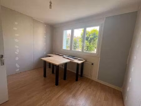 location maison à saumur (49400) : à louer / 52m² saumur