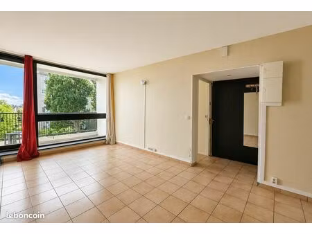 appartement 4 pièces avec deux balcons