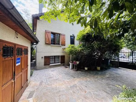 maison 6 pièces 151 m²