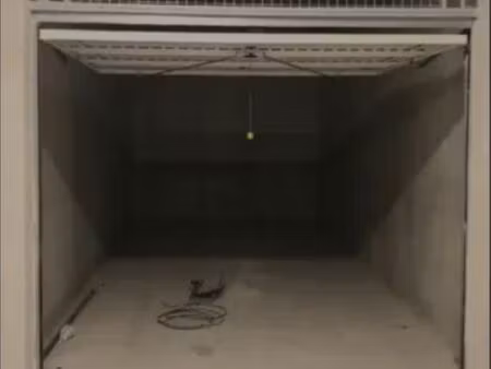 garage aux sanguinaires