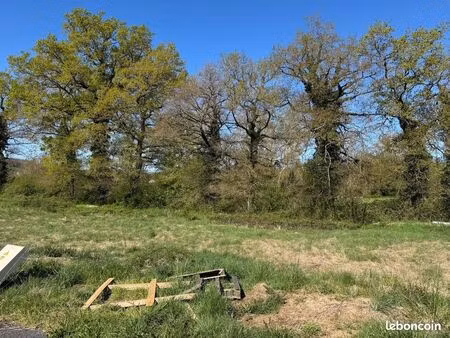 terrain à bâtir de 649 m² à montrozier