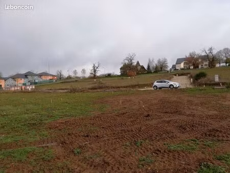 terrain à bâtir de 548 m² à rignac