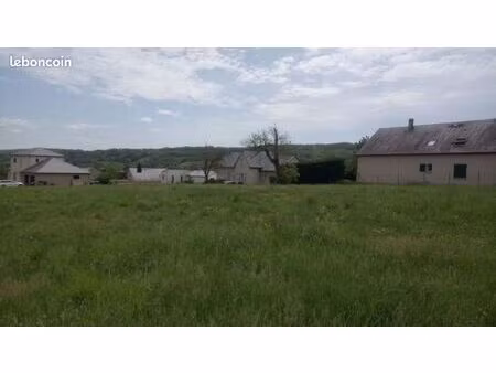 terrain à bâtir de 1200 m² à valady