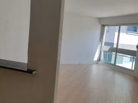 studio 34 m² entièrement rénové – résidence sécurisée –le kremlin-bicêtre (94270