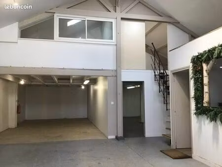 local d’activités 160 m2  atelier et/ou stockage