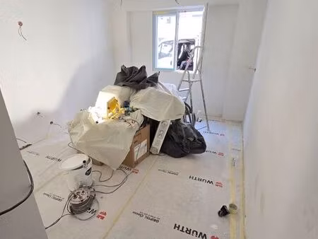 studio rénové à neuf 16 m² – métro à 50 m – kremlin-bicêtre