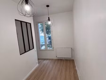 opportunité/ studio de 17m2 - en face du rer c