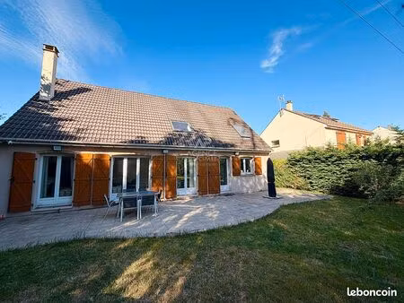 maison 8 pièces 165 m²