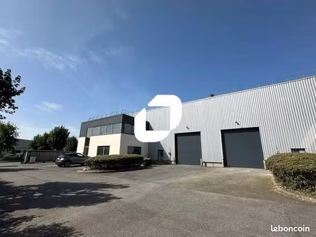 local d'activité 1 414 m²