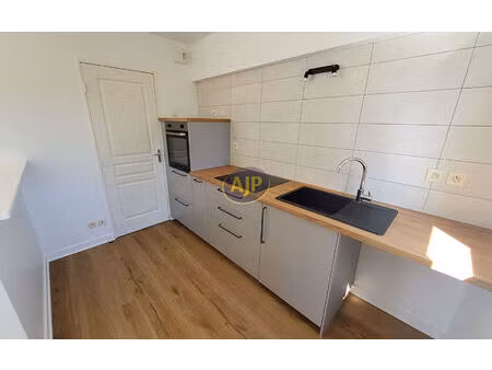 pontivy - appartement t2 entièrement rénové de 45 33 m²