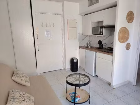 golfe juan - deux pièces avec loggia et piscine