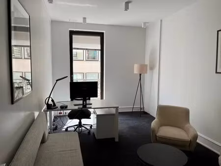 location bureaux 24 m² à 49 m²