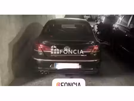11m2 parking centre-centre