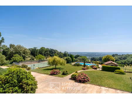 appartement de caractère dans une copropriété avec piscine  tennis et vue sur le mont-blan