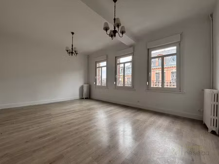 location appartement 3 pièces 70 m² à cambrai (59400)