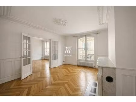 appartement de 2 chambres de luxe en location à champs-elysées  madeleine  triangle d’or  