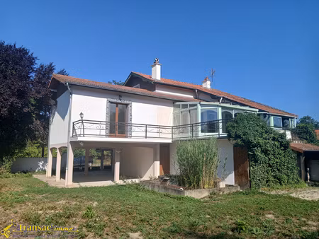 belle villa de 150 m2 avec fort potentiel secteur calme de