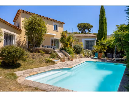 maison avec piscine et dépendances dans le quartier de la pa
