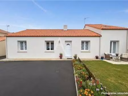 vente maison à villeneuve-en-retz (44580) : à vendre / 146m² villeneuve-en-retz