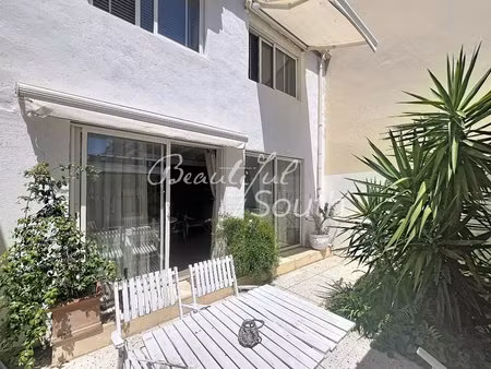 maison en front de mer à 30 m de la plage avec fort potentiel  canet plage