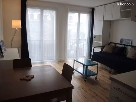 studio meublé 25 m2 2 min rer c et tram t9