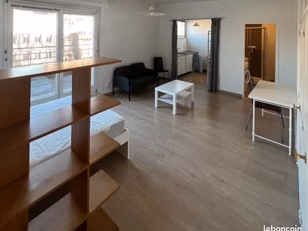 studio avec terrasse près de l'orangerie