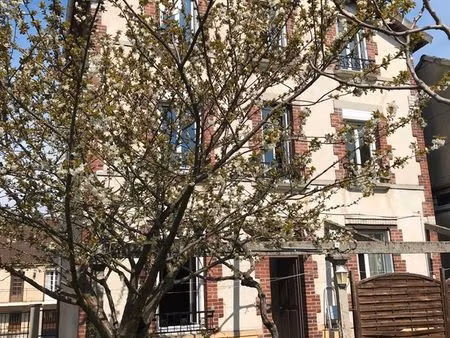 magnifique immeuble de rapport dans quartier pavillonnaire calme