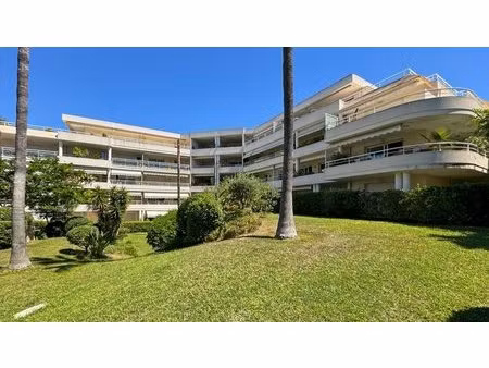 appartement à vendre juan les pins 3 pieces 79 m2 traversant garage et parking exterieur