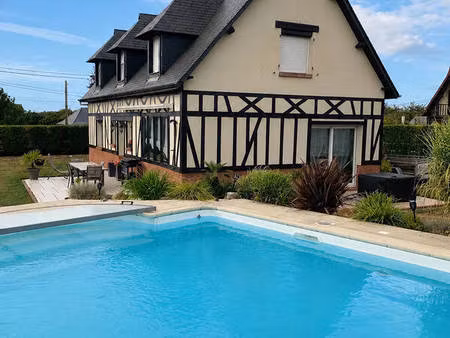 maison familiale avec piscine  jardin plat  clos et arbore