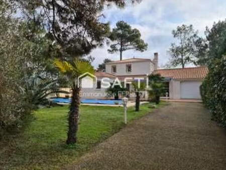 vente maison piscine à l'aiguillon-sur-mer (85460) : à vendre piscine / 160m² l'aiguillon-