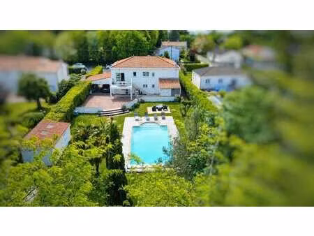 vente maison piscine à la roche-sur-yon zad - zi nord (85000) : à vendre piscine / 207m² l