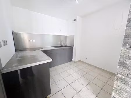 appartement t3 - à louer - balcon - garage - pisicne
