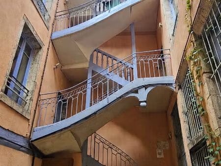 appartement 2 pièces à louer à chalon-sur-saône - calme et bien équipé