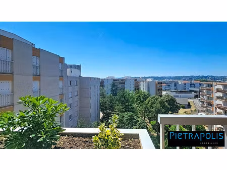 appartement t4 climatisé et rénové de 93 m² avec 2 exterieur