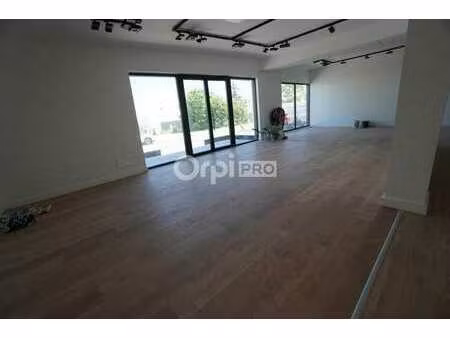 location commerce quetigny 21800 341m²