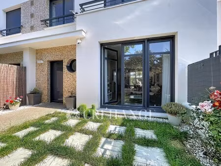 maison familiale avec jardin et garage