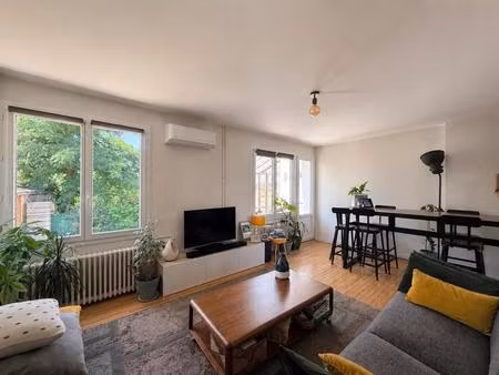 maison rénovée avec jardin  3 chambres  vue puy de dôme