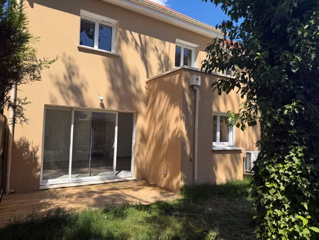 houdan centre 5 pièces 90 m2 avec jardin