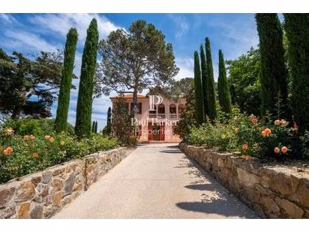 saint tropez - villa de caractère à pieds le la place des lices