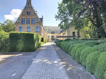 assistentieflat met terras te koop in brugge