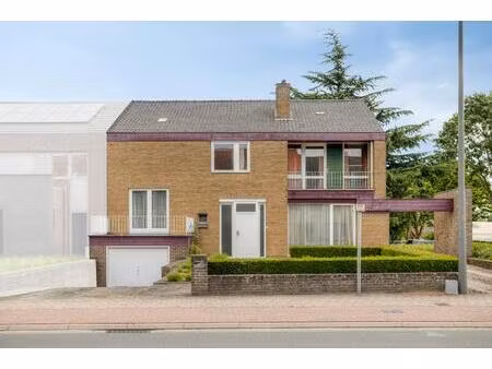 halfopen huis met 6 kamers op 1.142m² te koop in anzegem