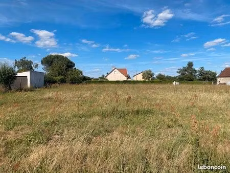terrain 828 m² saint pourcain sur sioule