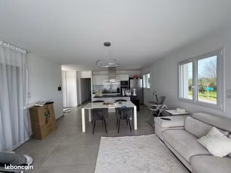 appartement 90 m2 avec grande terrasse