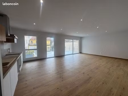 appartement 3 pièces 77 m²