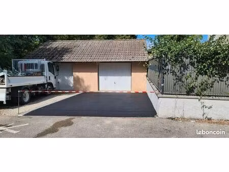 garage - box - stockage 26m² fermé et stationnement