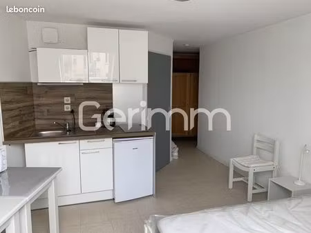 studio 1 pièce 22 m²