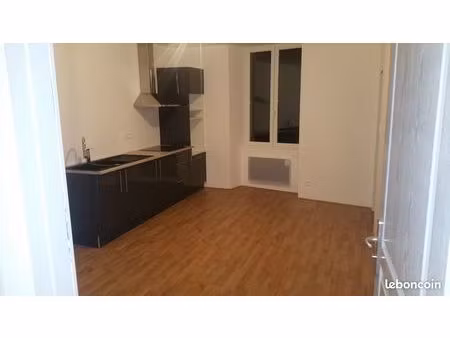 loue t3 à mirebeau