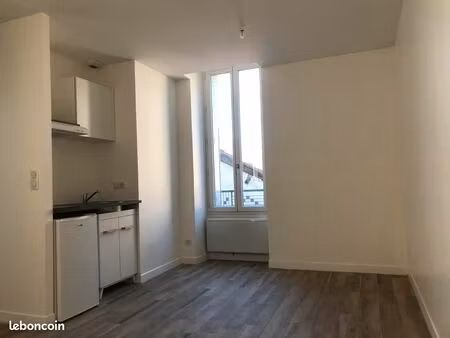 studio près de l'hôpital