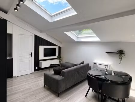 appartement t2 meublé haut de gamme - 36m² - entièrement rénové - juziers - 950 cc